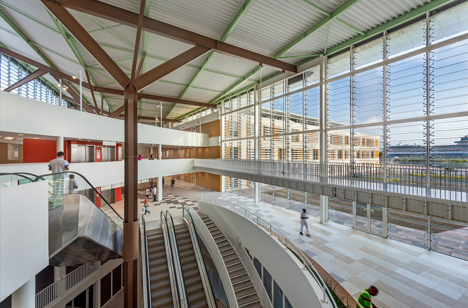 Curaçao Medical Center / Architecture by OZ Curaçao & EGM architecten